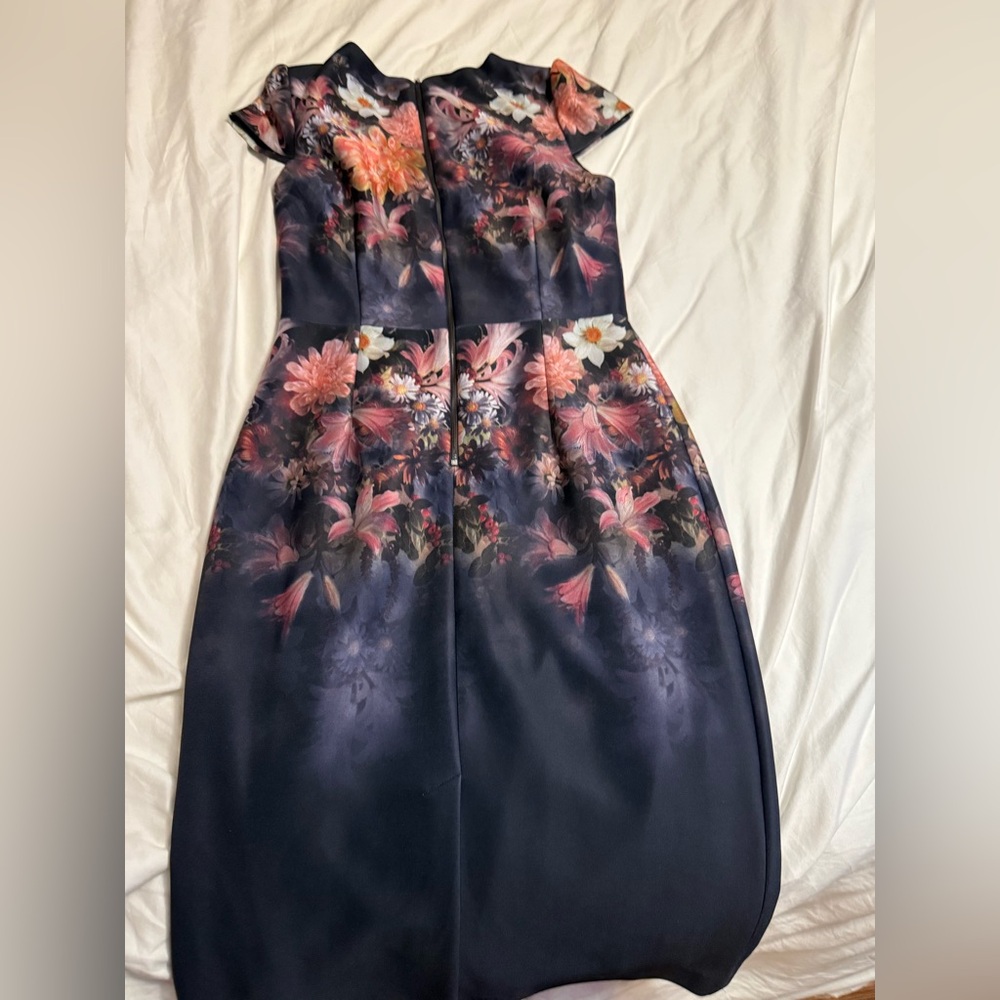Betsey Johnson Navy Floral Stretch Sheath Midi Dress Cap Sleeve Size 6 Back Zip - Picture 3 of 4